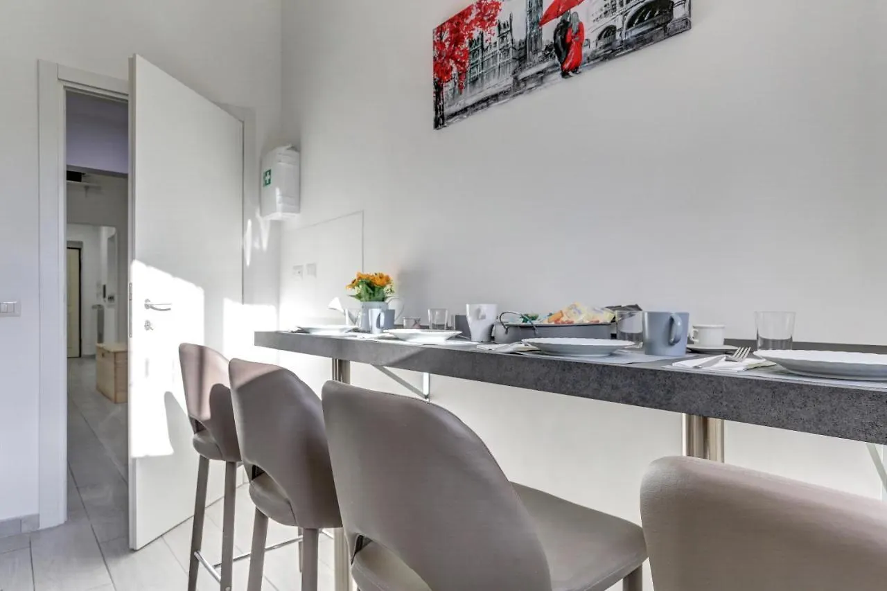 Voyager House Termini - Home And More Roma Affittacamere